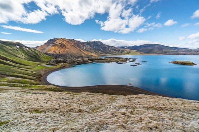 Iceland - lake - mountains - Landmannalaugar -