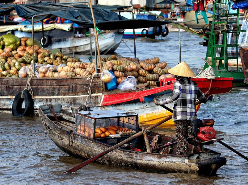 Vietnam floating market - Mekong